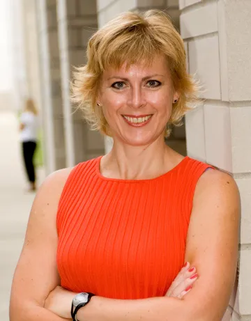 Dr. Laura Murray Dr. Laura Murray