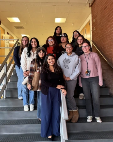 Group photo of Dr Arizmendi and BABEL Lab students